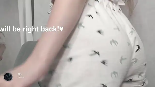 Snapshot of cute_elfy_ chatting on November 2025 11:23:02 AM cute elfy online show from November 2025 11:23:02 AM