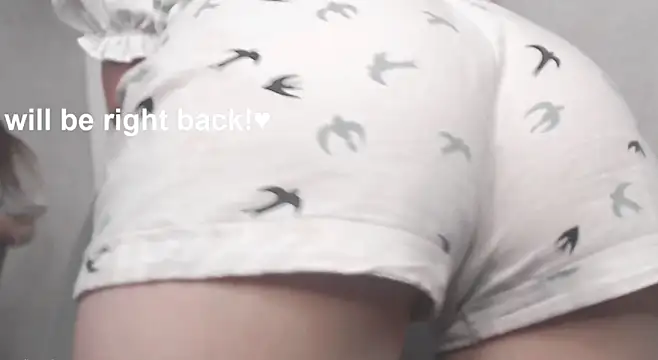 Snapshot of cute_elfy_ chatting on December 2025 01:17:02 PM cute elfy online show from December 2025 01:17:02 PM