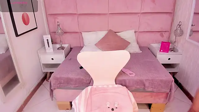 Janah Myers online show from October 2025 01:07:02 PM