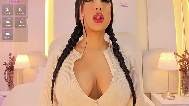 SalomeeBell online show from May 2026 08:49:02 PM
