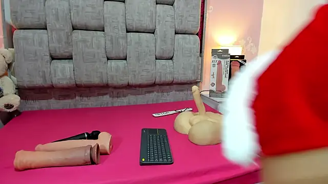 Snapshot of Wonderkloe_ chatting on December 2025 07:29:02 PM Wonderkloe online show from December 2025 07:29:02 PM