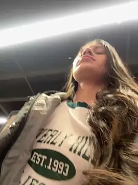 Isabella21  online show from February 2026 10:27:02 PM