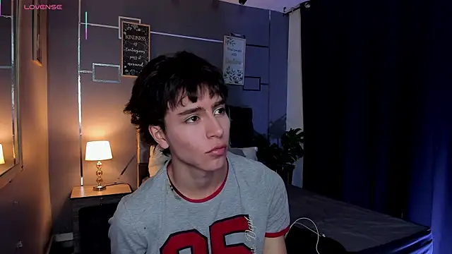 Christopher 77 online show from October 2025 03:18:01 PM