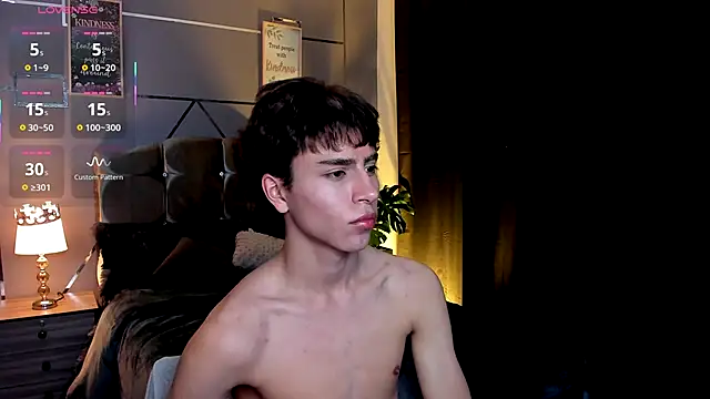 Christopher 77 online show from October 2025 12:46:02 PM