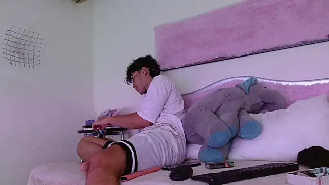 Dylann west online show from January 2026 10:13:01 PM