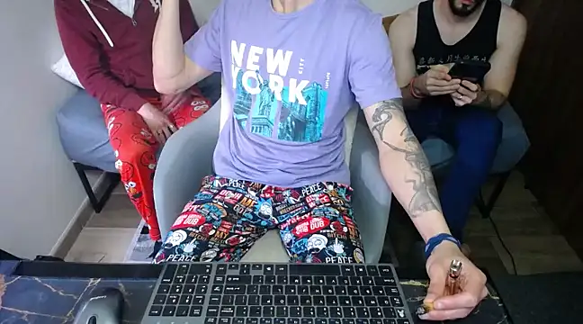 bossking017 online show from February 2025 04:47:01 PM