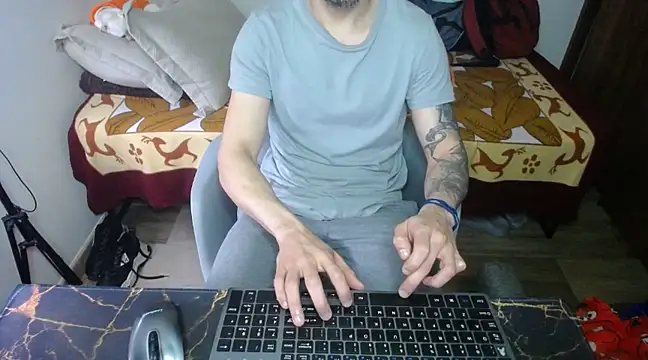 bossking017 online show from March 2025 01:57:02 PM