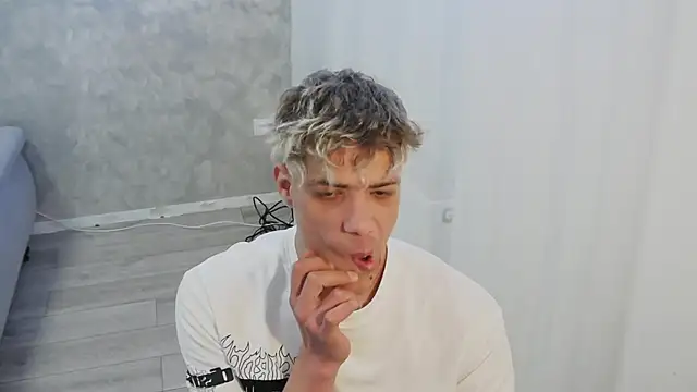 OttisBrawn online show from October 2025 01:33:02 PM