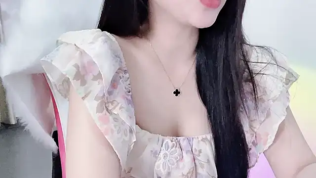 Snapshot of CindyQueen22 chatting on February 2026 07:06:02 AM CindyQueen22 online show from February 2026 07:06:02 AM