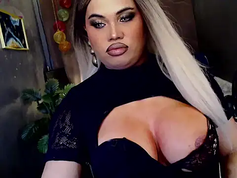 Snapshot of KitSmithCumerr chatting on November 2025 09:42:01 AM KitSmithCumerr online show from November 2025 09:42:01 AM