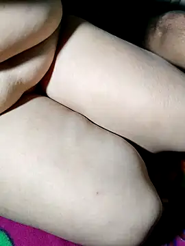 Snapshot of only-injoy chatting on November 2025 04:28:01 PM only-injoy online show from November 2025 04:28:01 PM