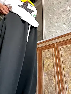 Snapshot of Daisy018 chatting on October 2025 02:32:02 AM Daisy018 online show from October 2025 02:32:02 AM