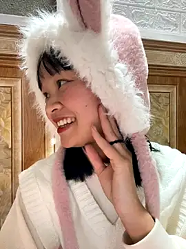 Snapshot of Daisy018 chatting on November 2025 04:17:02 AM Daisy018 online show from November 2025 04:17:02 AM