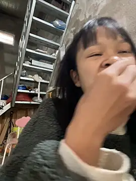 Snapshot of Daisy018 chatting on December 2025 02:43:02 AM Daisy018 online show from December 2025 02:43:02 AM