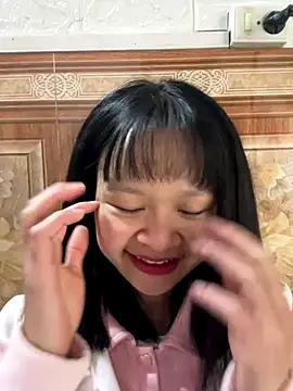 Snapshot of Daisy018 chatting on December 2025 02:50:02 AM Daisy018 online show from December 2025 02:50:02 AM