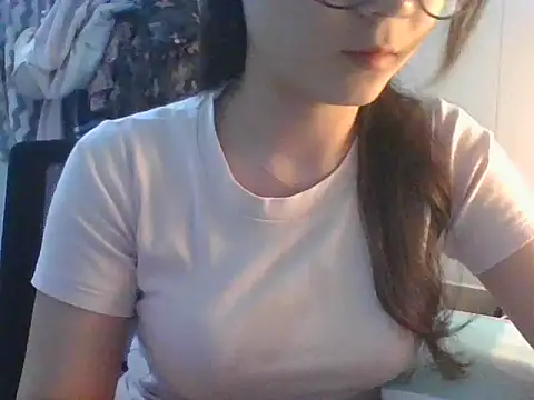 Snapshot of Linzly chatting on October 2025 04:40:02 PM Linzly online show from October 2025 04:40:02 PM