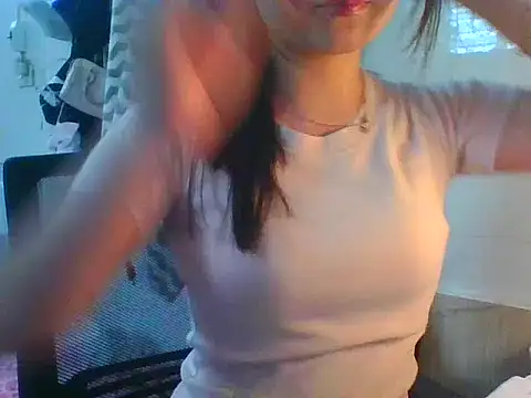 Snapshot of Linzly chatting on November 2025 02:59:01 AM Linzly online show from November 2025 02:59:01 AM