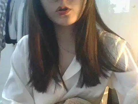 Snapshot of Linzly chatting on December 2025 02:50:01 AM Linzly online show from December 2025 02:50:01 AM