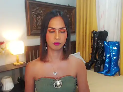 Nathalieheartt online show from September 2025 03:53:01 AM