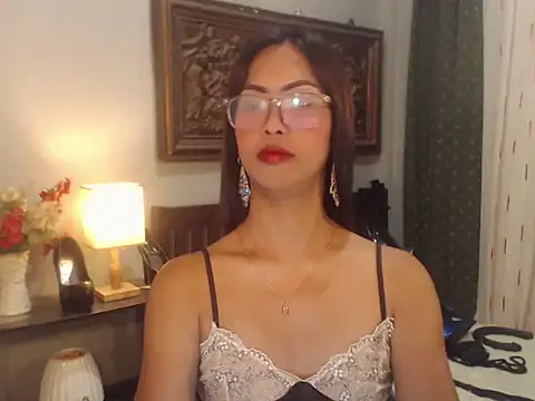 Nathalieheartt online show from July 2026 01:42:01 PM