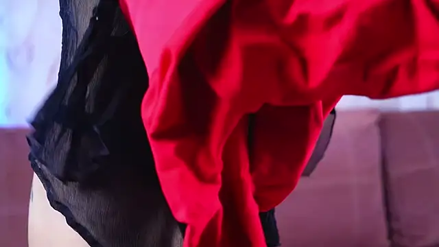 sukie spooky online show from October 2025 04:34:02 AM