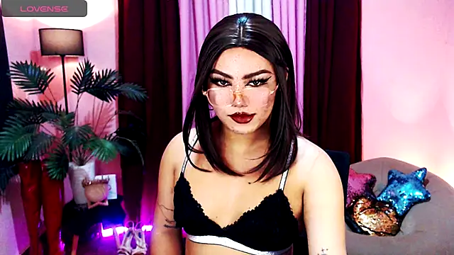 Unique Maya online show from October 2025 08:00:02 AM