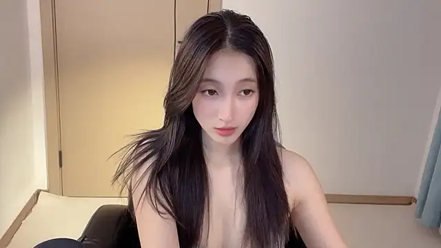 Snapshot of Seraphina-se chatting on October 2025 05:14:01 PM Seraphina-se online show from October 2025 05:14:01 PM