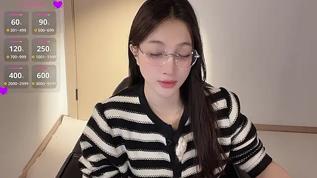 Snapshot of Seraphina-se chatting on November 2025 11:29:01 PM Seraphina-se online show from November 2025 11:29:01 PM