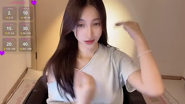 Snapshot of Seraphina-se chatting on December 2025 06:03:01 PM Seraphina-se online show from December 2025 06:03:01 PM