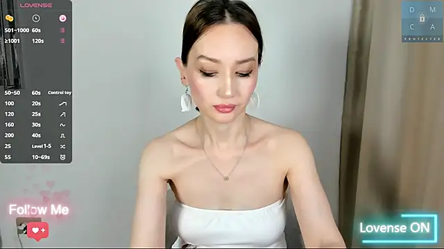 Snapshot of MinaDiamondd chatting on June 2026 05:05:01 AM MinaDiamondd online show from June 2026 05:05:01 AM