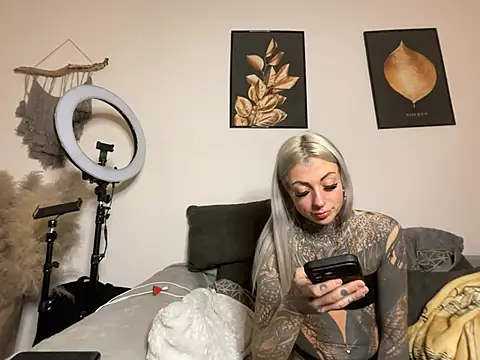 HotMelonskiii online show from February 2026 03:55:01 PM