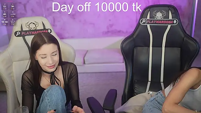 Selena Glow online show from May 2026 07:00:02 PM