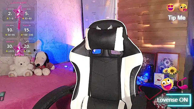 TssluttyNikka online show from April 2026 07:47:01 AM