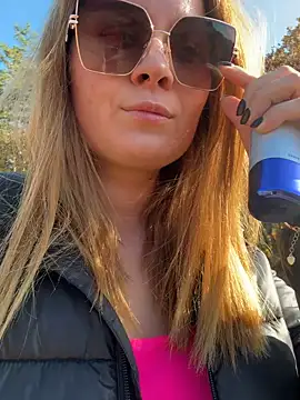 Velvetnoir21 online show from October 2025 11:56:02 AM