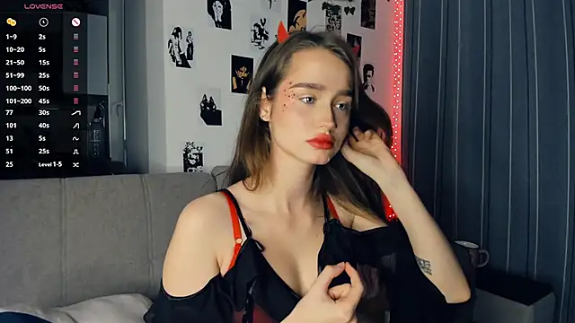 lovelyalivia online show from October 2025 09:32:01 AM