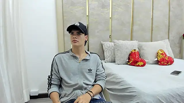 BenitoSaenz online show from September 2025 12:05:01 PM