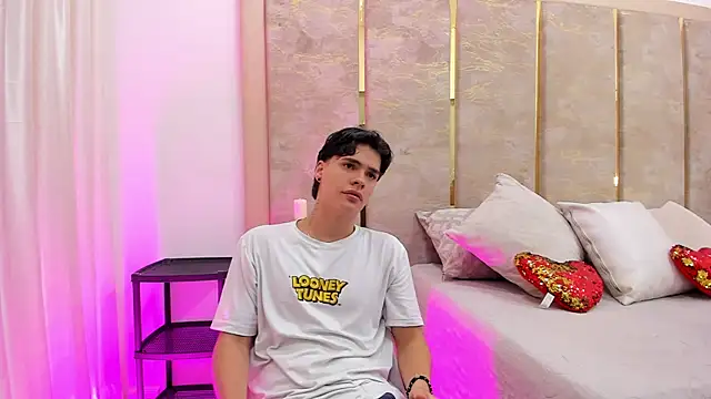 BenitoSaenz online show from September 2025 11:47:01 AM