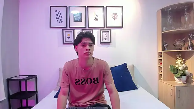 BenitoSaenz online show from September 2025 12:43:02 PM