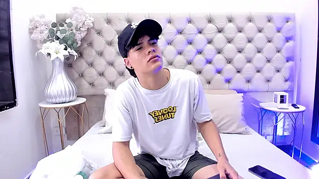 BenitoSaenz online show from October 2025 12:14:02 PM