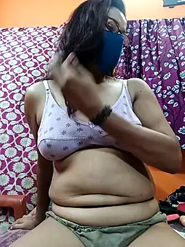 Hotpuja25 online show from June 2026 03:47:01 PM