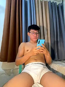 xshyboyx online show from October 2025 05:43:02 PM