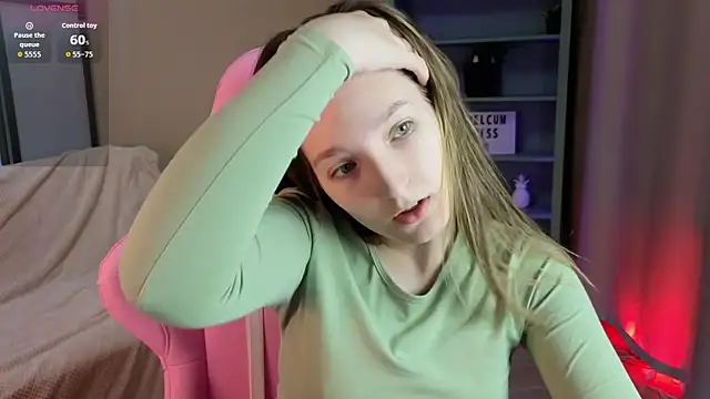 Snapshot of Mia_Myles chatting on September 2025 10:06:01 AM Mia Myles online show from September 2025 10:06:01 AM