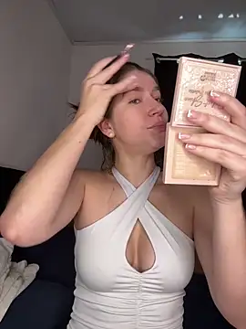 Agata Holman online show from February 2026 05:00:01 PM