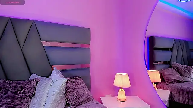 SabrinaAbasali online show from November 2025 08:55:01 PM