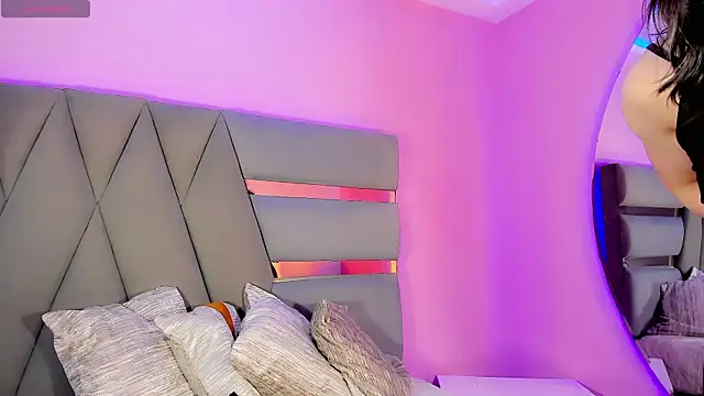 SabrinaAbasali online show from November 2025 08:43:02 PM