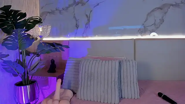 Snapshot of ValSmith_ chatting on December 2025 03:45:02 AM ValSmith online show from December 2025 03:45:02 AM