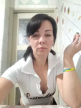 Snapshot of Adeline3302 chatting on November 2025 03:44:01 PM Adeline3302 online show from November 2025 03:44:01 PM