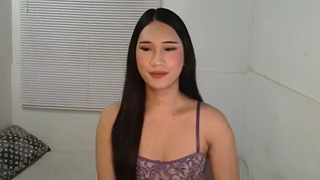 Snapshot of Leighs_Celine chatting on February 2026 05:00:02 PM Leighs Celine online show from February 2026 05:00:02 PM