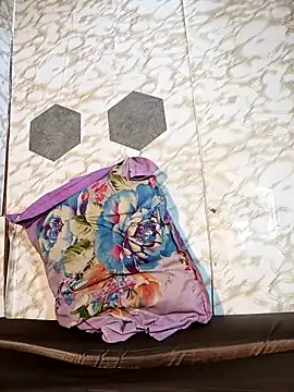 Snapshot of youryummybaby chatting on September 2025 08:05:01 AM youryummybaby online show from September 2025 08:05:01 AM