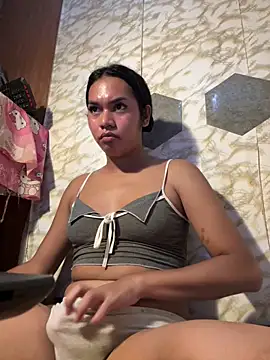 Snapshot of youryummybaby chatting on February 2026 07:34:02 AM youryummybaby online show from February 2026 07:34:02 AM